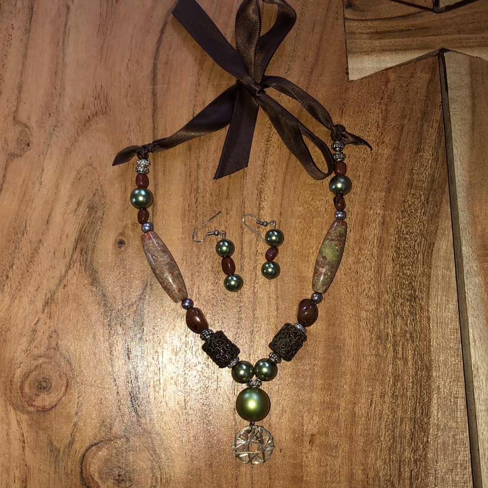 Necklace and earrings set